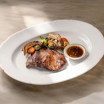 Стейк мясника, брюссельская капуста, вешенки в Коробок по цене 1320 ₽