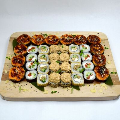 Дональд Трамп в Sushi kim по цене 1988 ₽