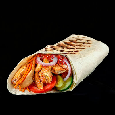 Шаурма с курицей средняя в Турецкая шаурма по цене 355 ₽