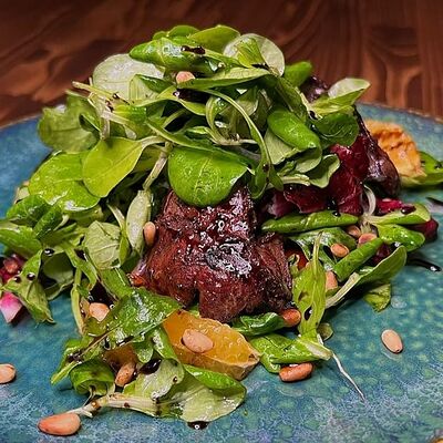 Куриная печень с апельсинами в Мтевани кафе по цене 620 ₽