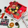 Новогодний подарочный бокс с элитным чаем и сладостями корпоративный подарок в Дарите красиво по цене 2990