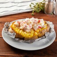 Картошка с наполнителем, десертом и напитком в Кофта