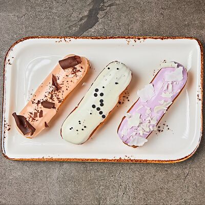 Ассорти эклеров в JAGGER по цене 845 ₽