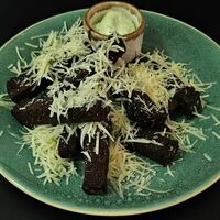 Чесночные гренки с пармезаном и зеленью в Байский
