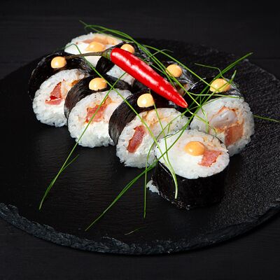 Спайси Том Ям ролл в Sushi n roll по цене 808 ₽