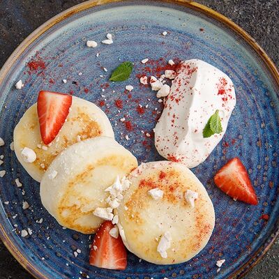 Сырники со сметаной в Баклажан в ТЦ 