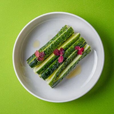 Свежие огурчики в VASILCHUKI Chaihona №1 по цене 250 ₽