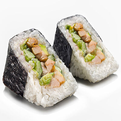 Онигири с курицей в Вкус и лосось по цене 280 ₽