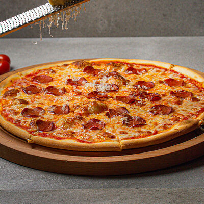 Пицца Пеперони в Andys по цене 890 ₽