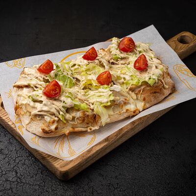 Пиццетта Цезарь с цыпленком в Прага по цене 775 ₽