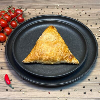 Самса с курицей в Шашлык тандыр по цене 150 ₽