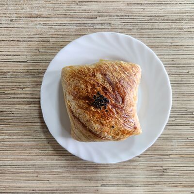 Самса с говядиной в Кафе Русица по цене 168 ₽