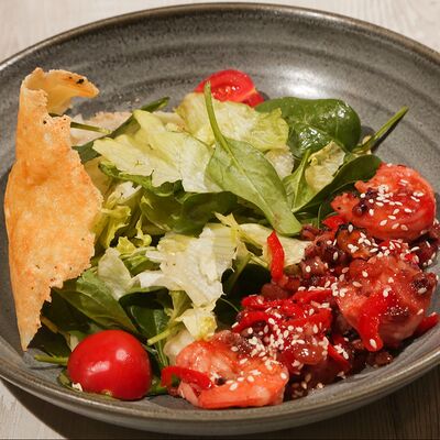 Салат с морепродуктами в Троя по цене 720 ₽