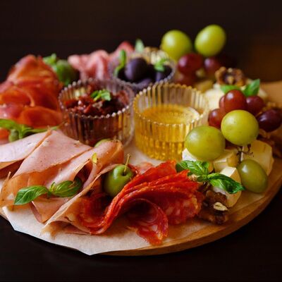 Ассорти сыров и закусок в Romanico по цене 4600 ₽