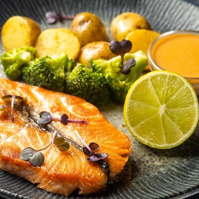 Стейк лосось в Oliva по цене 1450 ₽