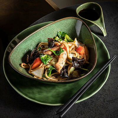 Пшеничная лапша с курицей Блэк пеппер в Качуко по цене 640 ₽