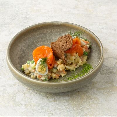 Оливье с куриным филе в На Парах по цене 295