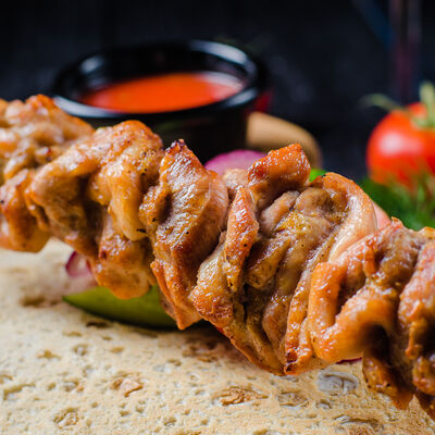 Шашлык из куриного бедра в Маймун по цене 590