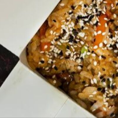 Тяхан с курицей и овощами в соусе терияки в Byfoodzee по цене 449 ₽