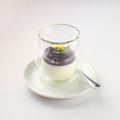 Панна Котта с соусом из лесных ягод в La Scala Trattoria Ignazio по цене 16 р.