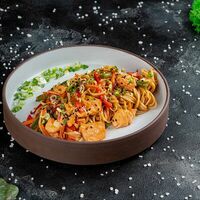 Лапша яичная с лососем терияки в Oh Мy Crab!