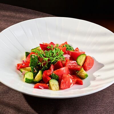 Овощной салат в База по цене 700 ₽