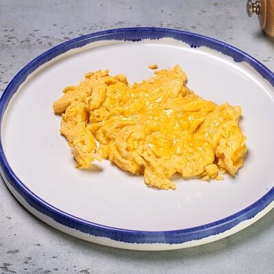 Скрембл из 2-х яиц в Чайка по цене 160 ₽