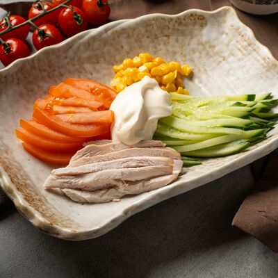 Куриный салат в Ок-сарой по цене 330 ₽