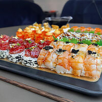 Логотип СУШИ ДВИЖ