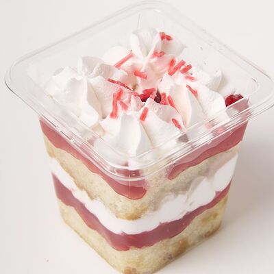 Десерт Клубничка в UfaDessert по цене 155 ₽