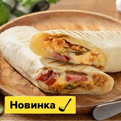 Ролл с говяжьей колбаской и картофельным пюре в Пока горячее по цене 490 ₽