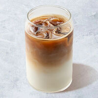 Айс Латте на альтернативном в Vaffel Норвежские вафли, завтраки, кофе