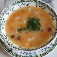 Суп гороховый с копченостями в Поляна