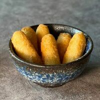 Сырные палочки в BRCAFE