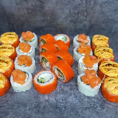 Сет для двоих в Роллы сумо по цене 1799 ₽