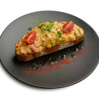 Горячая брускетта с курицейв Горький по цене 649 ₽