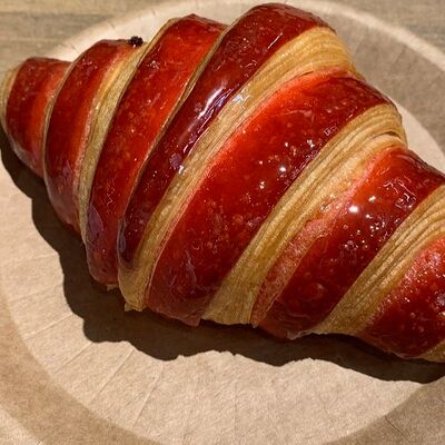 Круассан малиновый в Блеск по цене 220