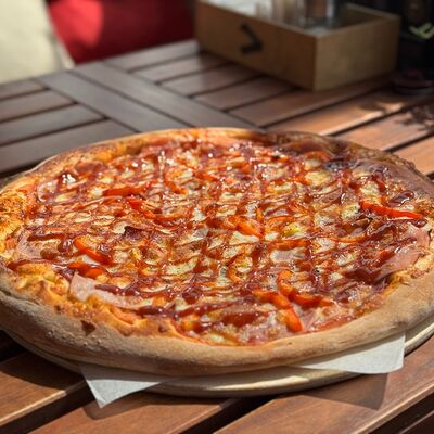 Гига-пицца Большая девочка в красном в Кафе Цоколь по цене 1599 ₽