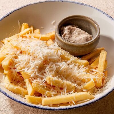 Картофель фри с пармезаном в Чиполучо по цене 360 ₽