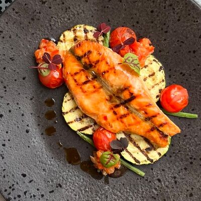 Стейк из форели в Марсельеза по цене 1700 ₽