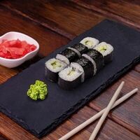 Ролл с огурцом в Inari