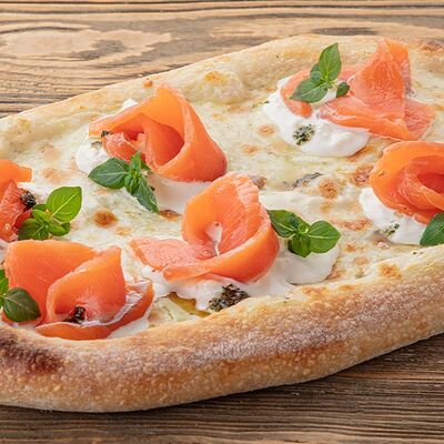 Фокачча с красной рыбой и страчателлой в Чили-Pizza по цене 900 ₽