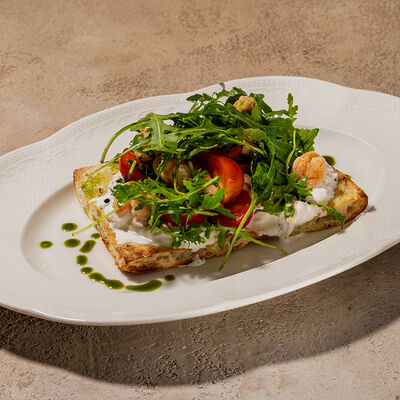 Брускетта с креветками, страчателлой и руколой в Cafe Sisi по цене 870 ₽