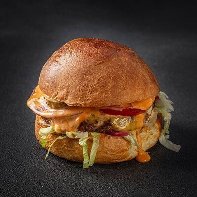 Бургер из мраморной говядины в Техникум по цене 850 ₽