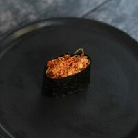 Гункан Угорь и трюфельный унаги в Is Ku Sushi Ramen Bar