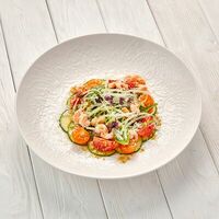 Салат с креветками и авокадо в Пармезан