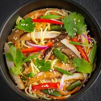 Wok с курицей в соусе свит чили острый в Тёрка