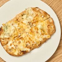 Римская пицца 4 сырав u.bistro