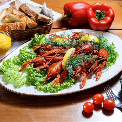 Отварные раки в чешском пиве в Золотая прага по цене 4940 ₽