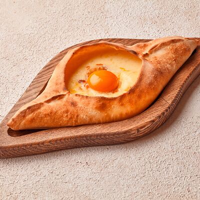 Хачапури Лодочка в Хачапури выпечка и вино по цене 590 ₽